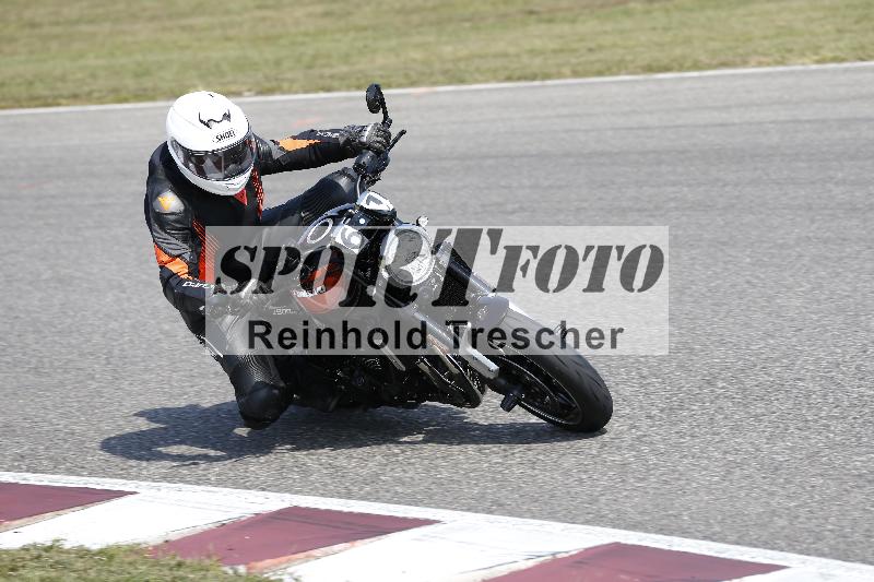 /Archiv-2025/49 26.08.2025 Cornu Master School ADR/blau-bleu/61